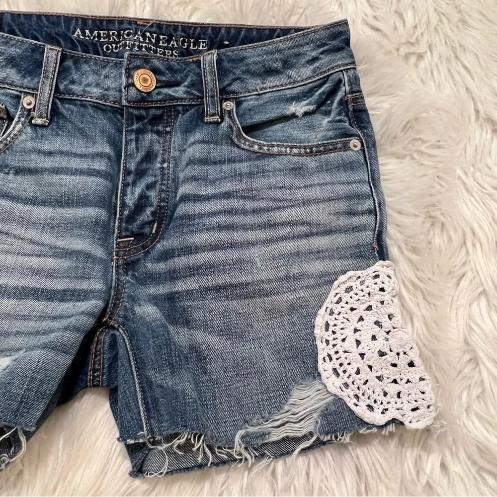 American Eagle Women's Size 0 Regular Boy Crop Denim Shorts Crochet Medium Wash
